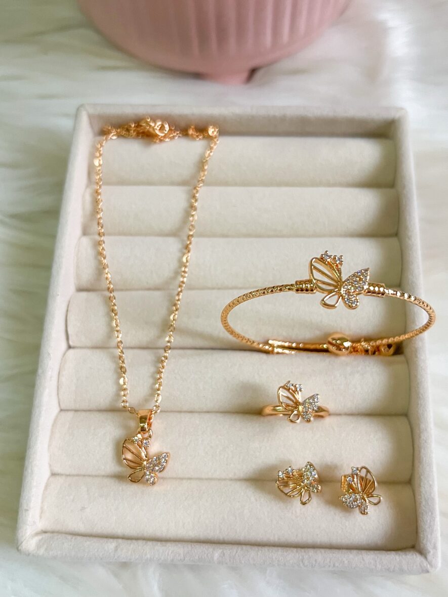 Jewelry Set Necklace bangle earrings and Ring Set
